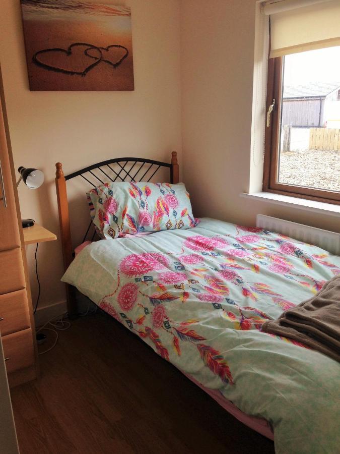 Wild Atlantic Way...cosy Log Cabin Chalet Greencastle (Donegal)